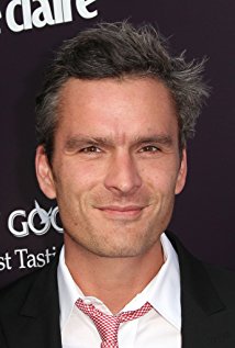 Balthazar Getty plays Thomas Grace on Alias