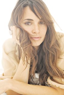Mía Maestro plays Nadia Santos on Alias