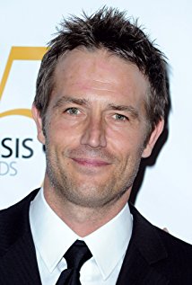Michael Vartan plays Michael Vaughn on Alias