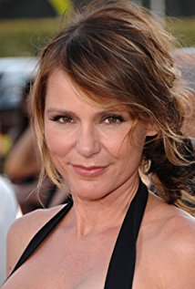 Dedee Pfeiffer plays Rachel Blanders on Cybill