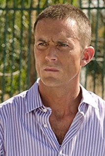 Desmond Harrington plays Det. Joseph 'Joey' Quinn on Dexter