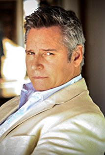Dan Gauthier plays 8 episodes, 1996-1997
                         on Ellen