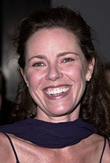 Lisa Darr plays Laurie Manning on Ellen
