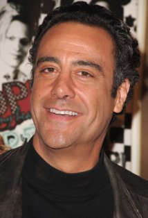 Brad Garrett plays Robert Barone on Everybody Loves Raymond