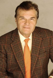 Fred Willard plays Hank MacDougall on Everybody Loves Raymond