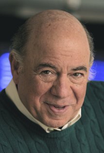 Victor Raider plays 9 episodes, 1996-2004
                         on Everybody Loves Raymond