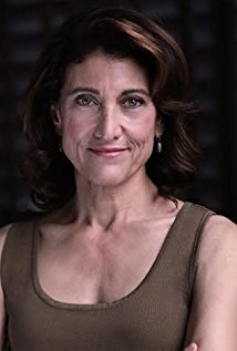Amy Aquino plays Dr. Toni Pavone on Felicity