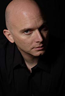 Michael Cerveris plays The Observer on Fringe