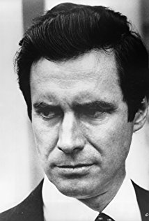 Bradford Dillman plays 8 episodes, 1985-1995
                         on Murder She Wrote