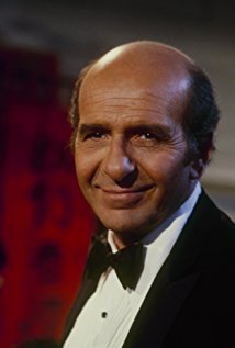 Herb Edelman plays NYPD Lieutenant Artie Gelber on Murder She Wrote