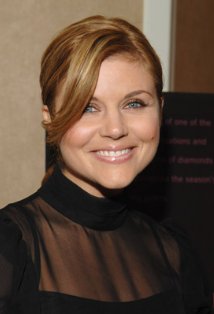 Tiffani Thiessen plays Kelly Kapowski on Saved By The Bell