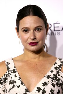 Katie Lowes plays Quinn Perkins on Scandal
