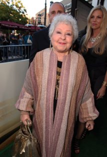 Estelle Harris plays Estelle Constanza on Seinfeld