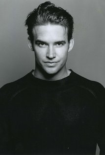 Robert Floyd plays 18 episodes, 1999-2000
                         on Sliders