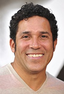 Oscar Nuñez plays Oscar Martinez on The Office Us
